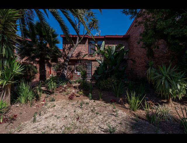 2 BEDROOM DUPLEX SOLD IN THE HILL